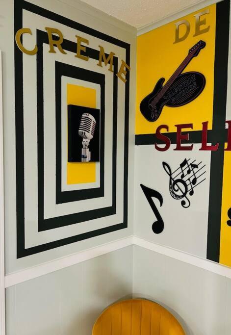 Creme De La Creme @ Graceland Ferienhaus