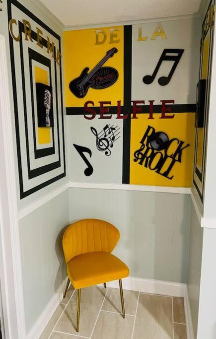 Creme De La Creme @ Graceland Ferienhaus *